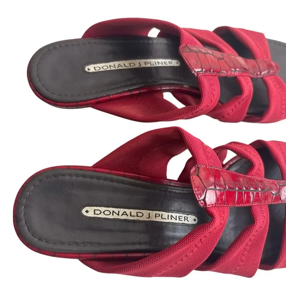 Donald J Pliner Hizzy 6M Red Stretch Slide Sandals Made in Spain Kitten Heel